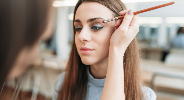 The Benefits of Eyelash and Eyebrow Tinting